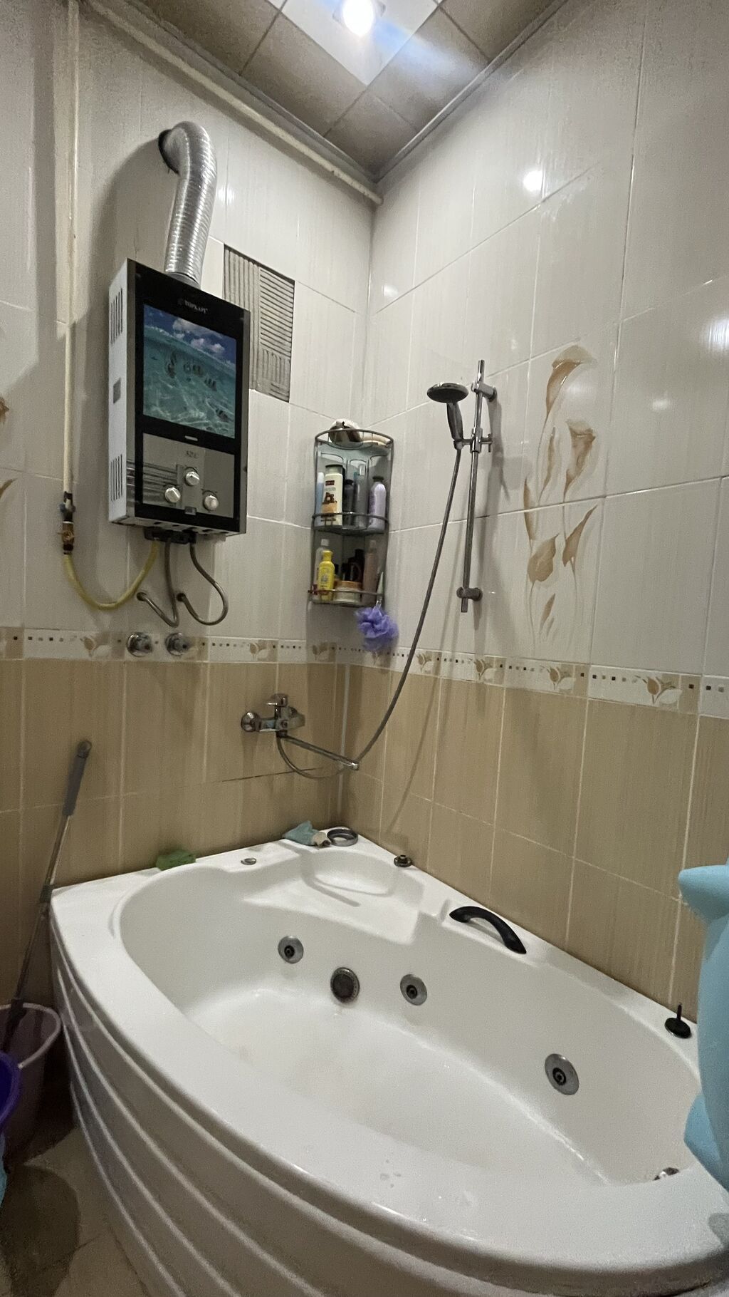 Sumqayıt, 3 otaqlı, Köhnə tikili, 92 kv. m