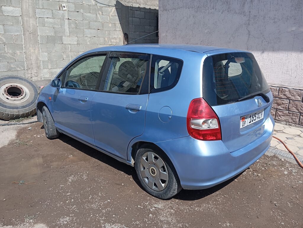 Honda Jazz: 2003 г., 1.5 л, Механика, Бензин, Хэтчбэк: фото 3