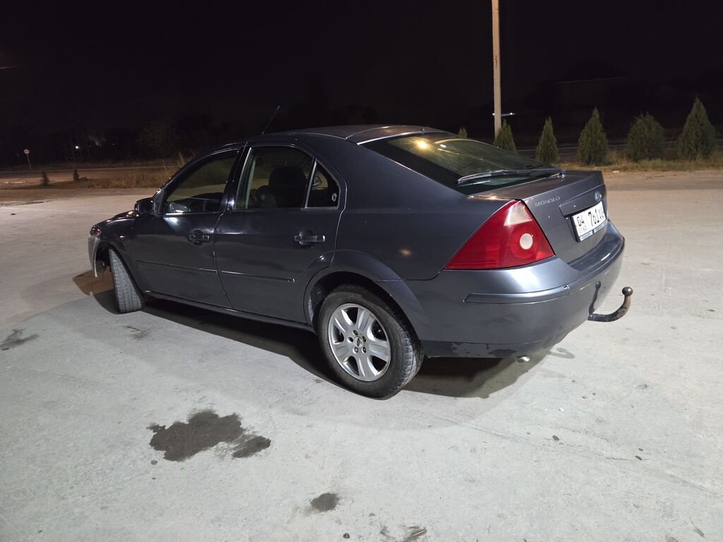 Ford Mondeo: 2002 г., 2 л, Механика, Бензин, Лифтбек: фото 4