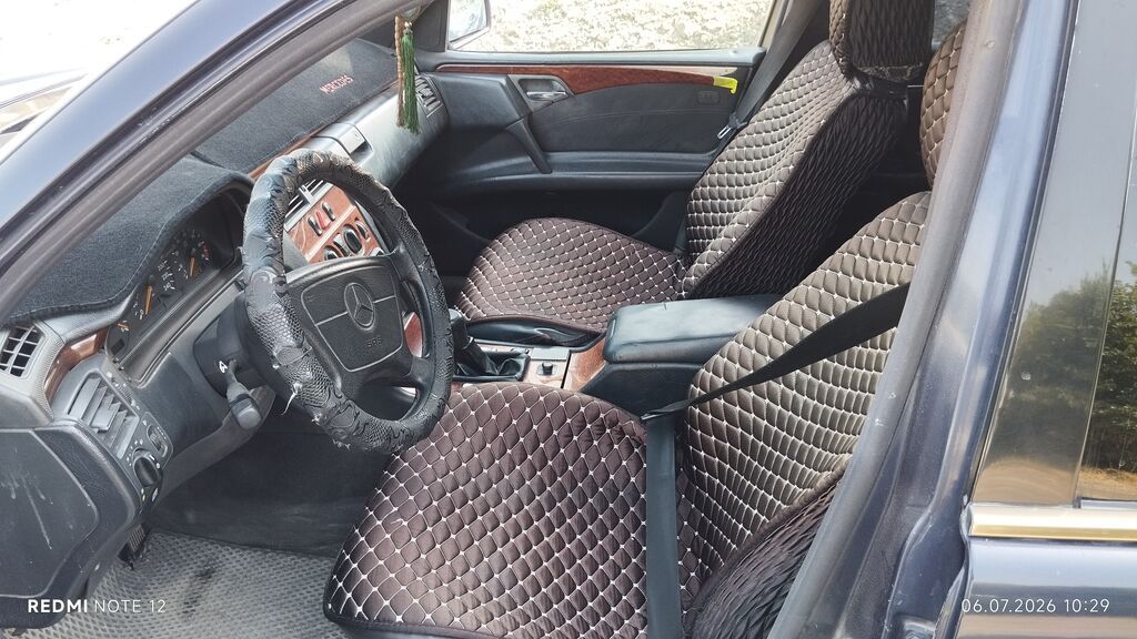Mercedes-Benz E-Class: 1997 г., 2 л, Механика, Бензин, Седан — фото 5