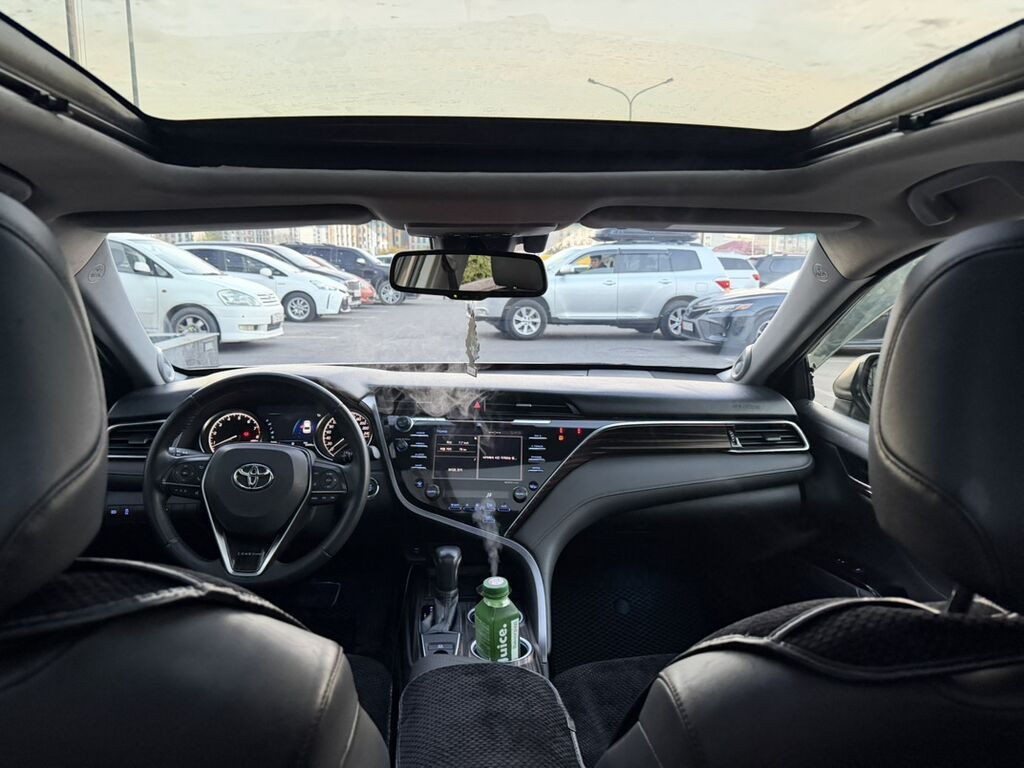 Toyota Camry: 2019 г., 2.5 л, Автомат, Бензин, Седан: фото 8