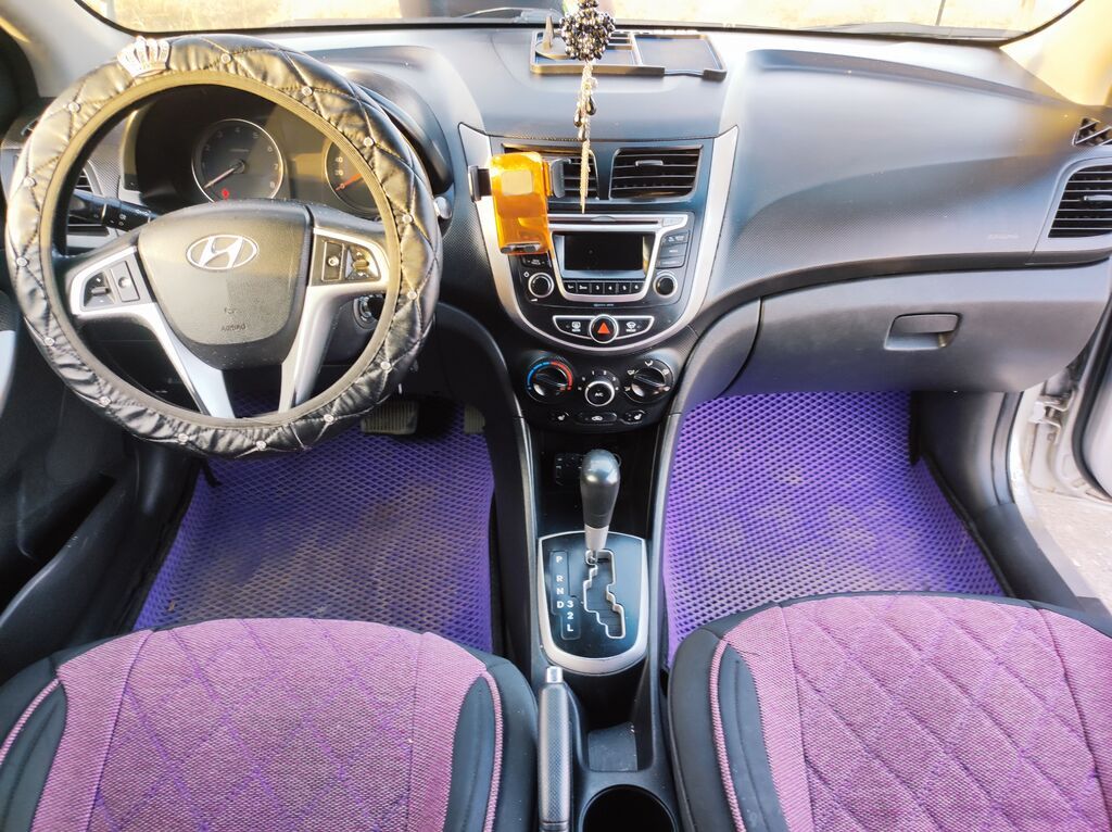 Hyundai Solaris: 2011 г., 1.6 л, Автомат, Бензин, Седан: фото 2