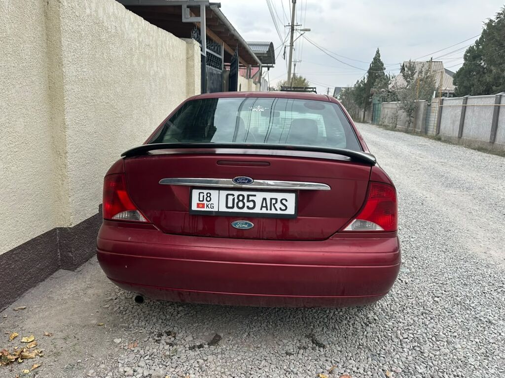 Ford Focus: 2001 г., 2 л, Механика, Газ, Седан: фото 4