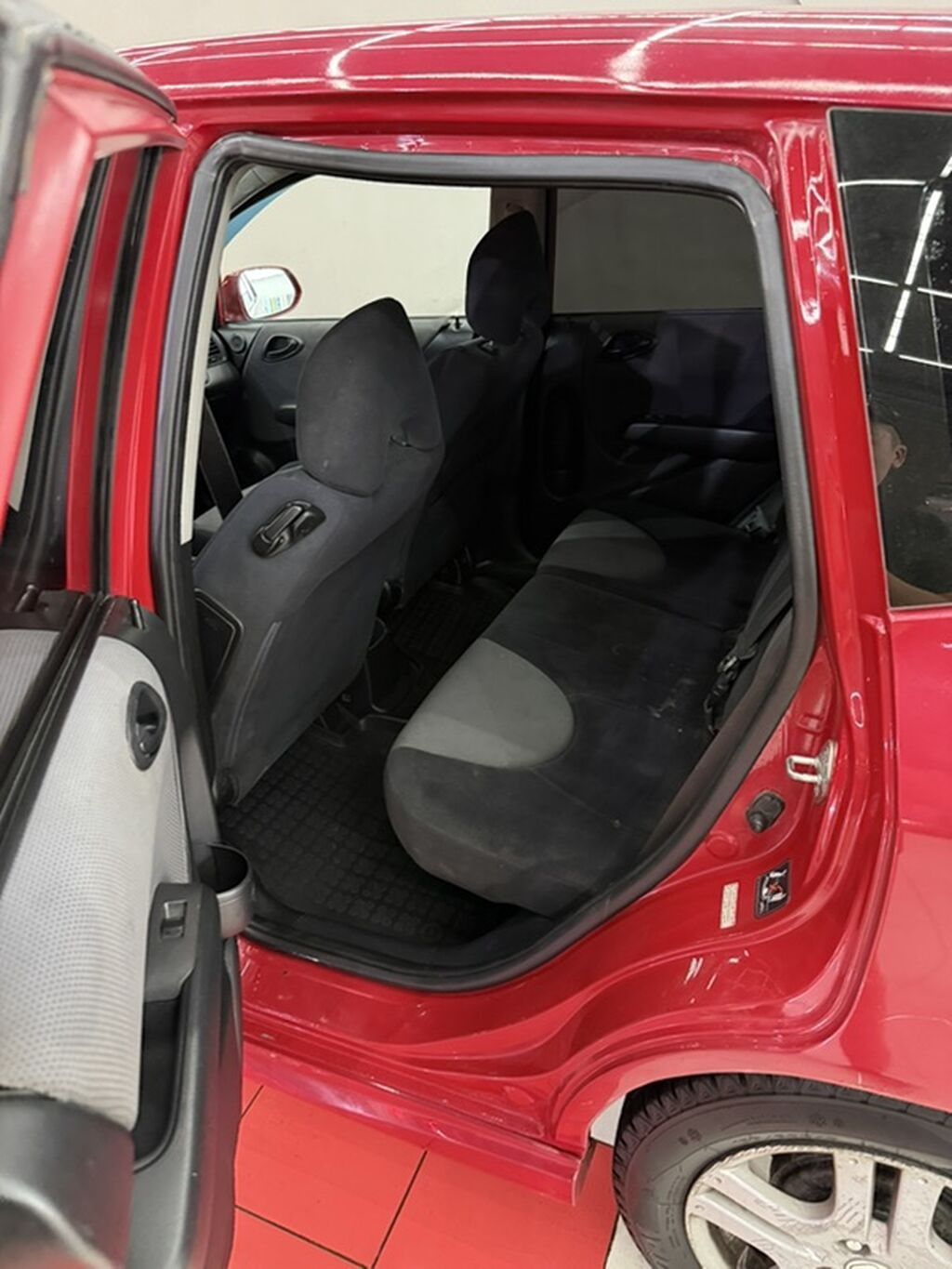 Honda Fit: 2006 г., 1.5 л, Автомат, Бензин, Хэтчбэк: фото 5