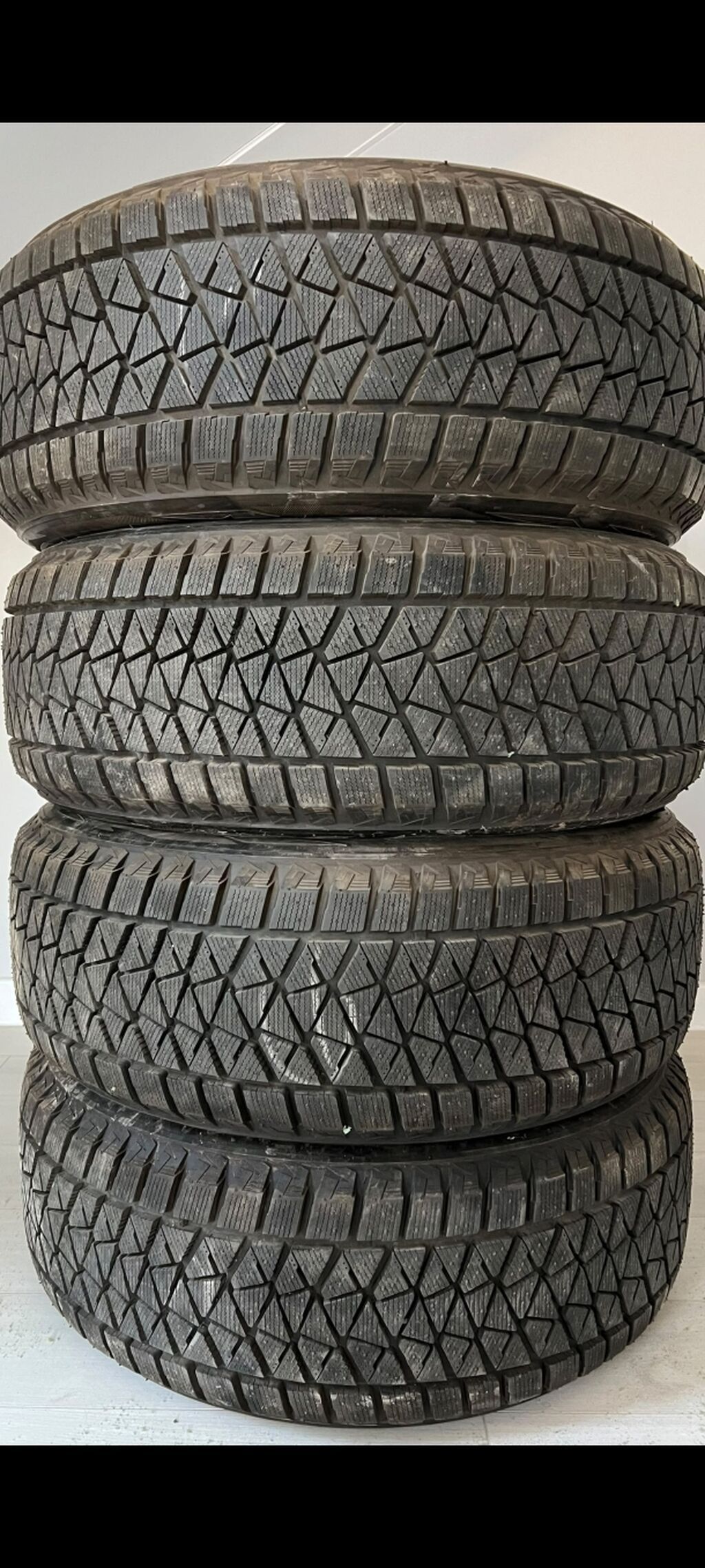 Шины 235 / 55 / R 19, Зима, Новый, Комплект, Внедорожные (АТ/МТ), Япония, Bridgestone: фото 1