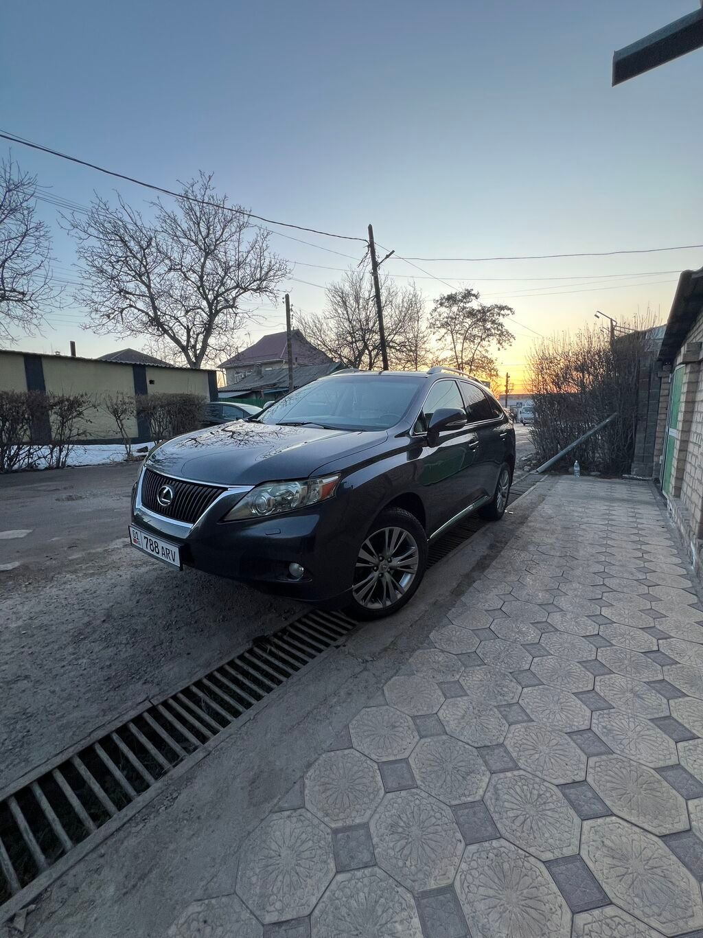 Lexus RX: 2010 г., 3.5 л, Автомат, Газ, Кроссовер: фото 3