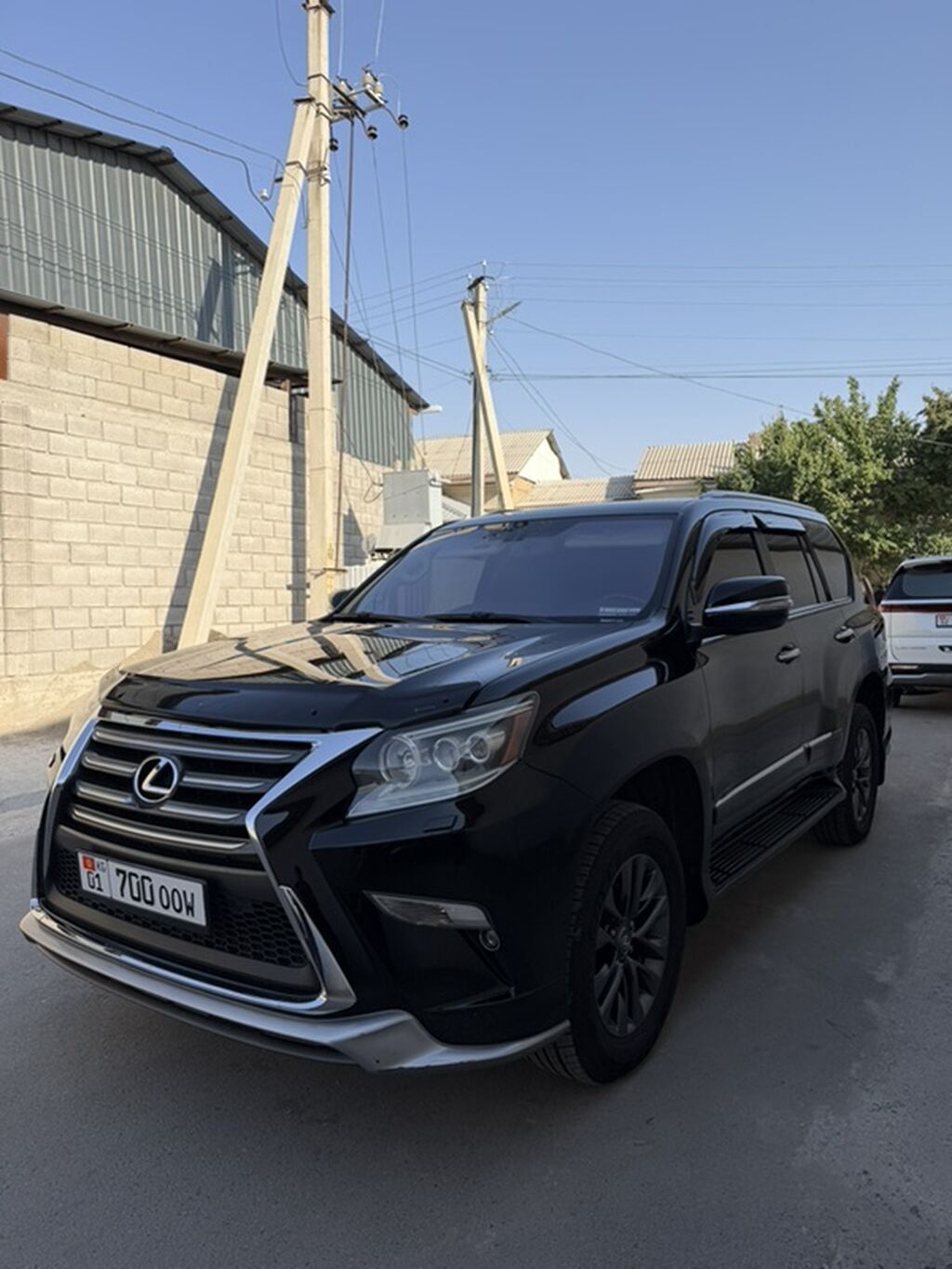 Lexus GX: 2017 г., 4.6 л, Автомат, Бензин, Внедорожник: фото 2