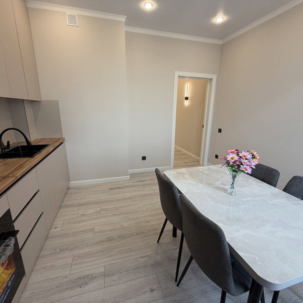 2 комнаты, 51 м², Золотой квадрат Элитка, 11 этаж, Евроремонт: фото 2