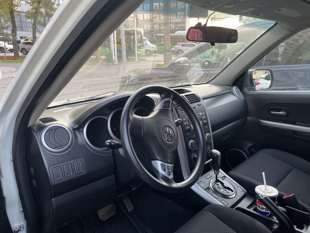 Suzuki Grand Vitara: 2008 г., 2.7 л, Автомат, Бензин, Кроссовер: фото 2