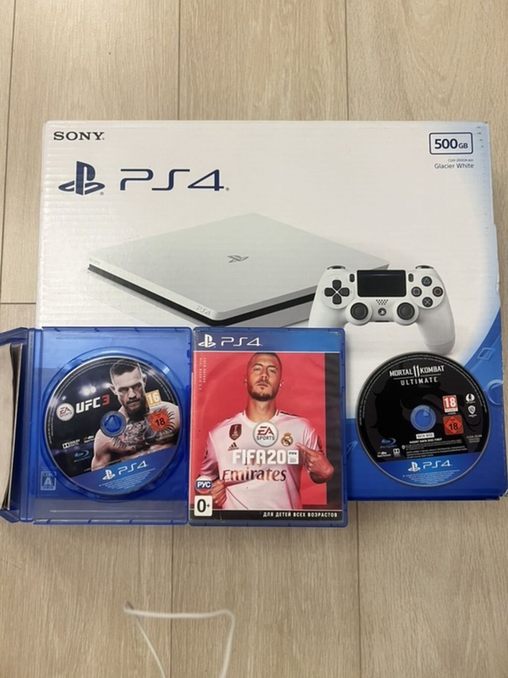 Продаю Почти новую ps 4slim 500 gb состояние отличное Идеально
