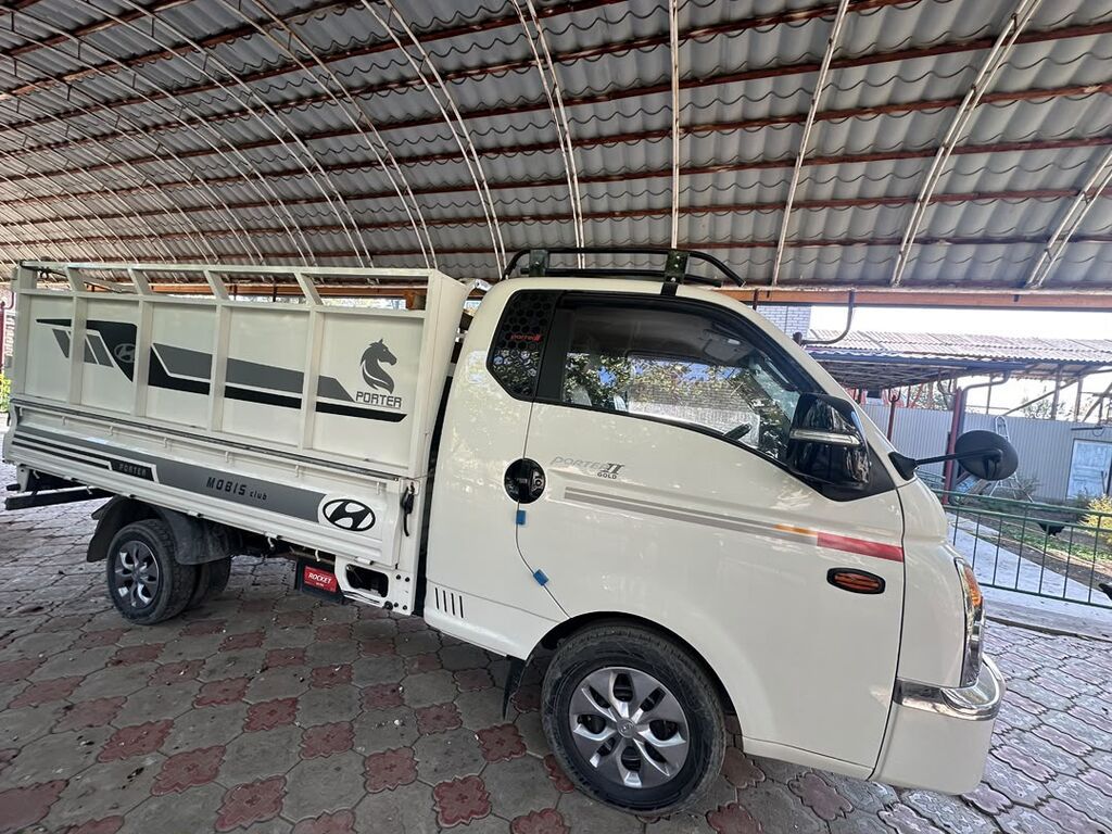 Hyundai Porter II (кабина с бортовой платформой) Продаю Hyundai: фото 3