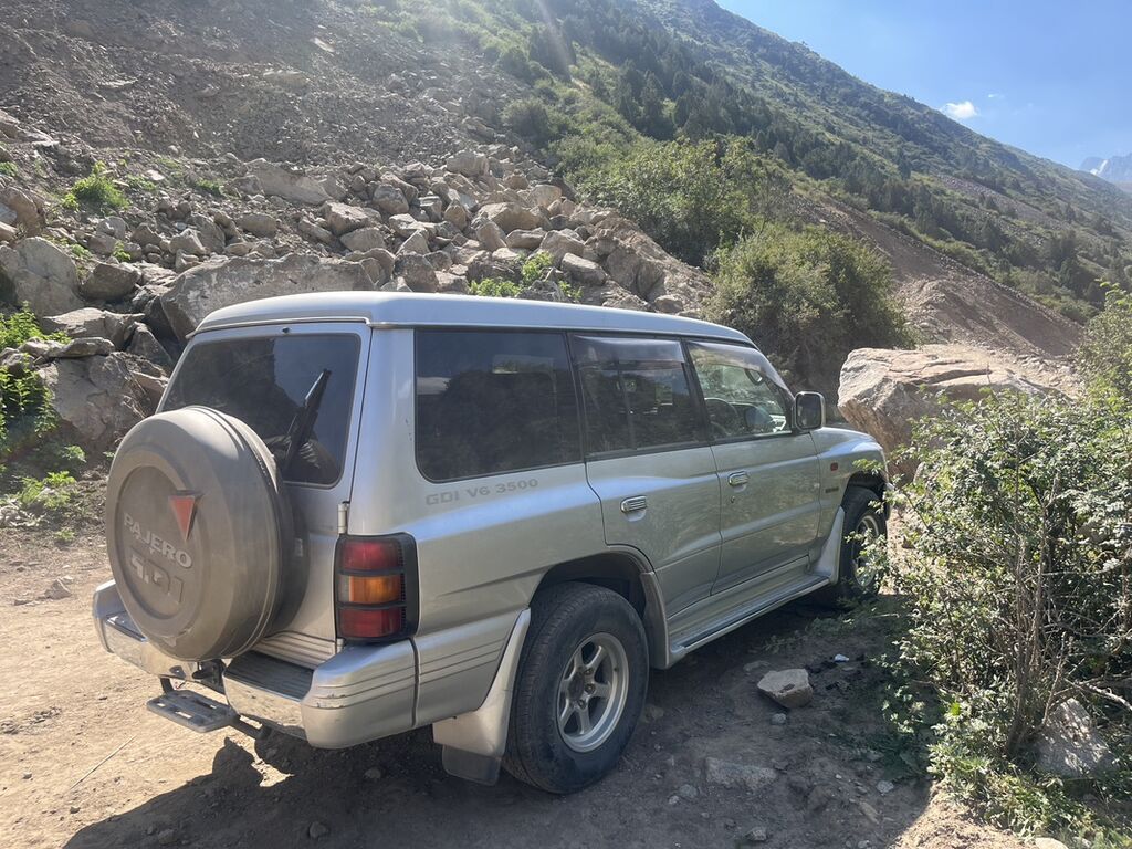 Mitsubishi Pajero: 1998 г., 3.5 л, Автомат, Бензин, Внедорожник: фото 5