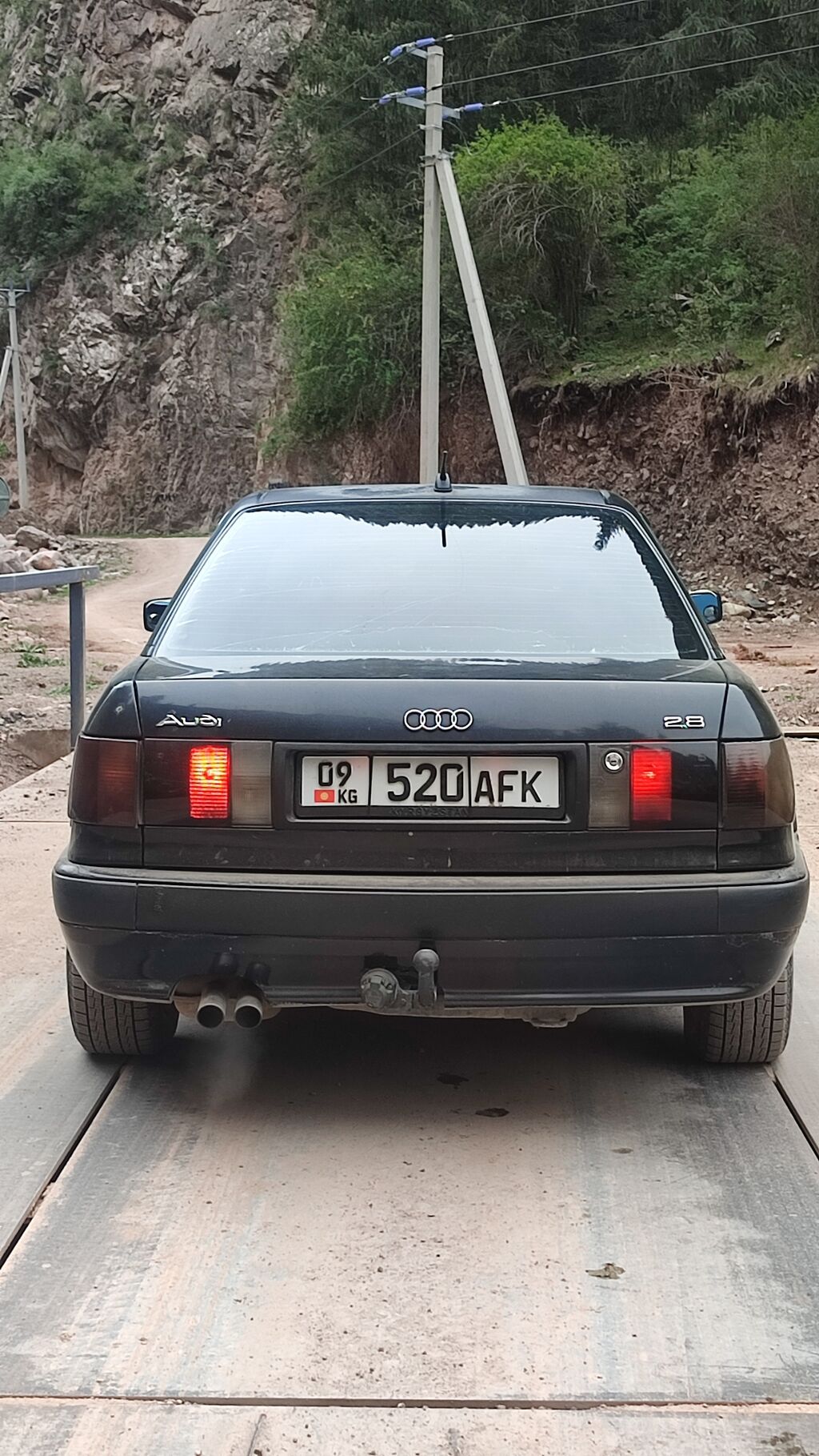 Audi 80: 1993 г., 2.8 л, Механика, Бензин, Седан: фото 2