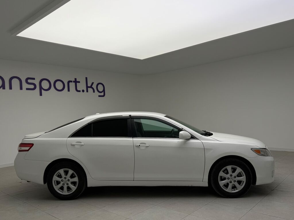Toyota Camry: 2010 г., 2.5 л, Автомат, Бензин, Седан: фото 2