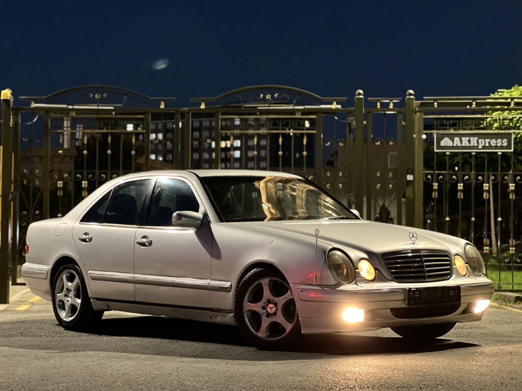 Mercedes-Benz E-Class: 2000 г., 2.7 л, Автомат, Дизель, Седан: фото 2