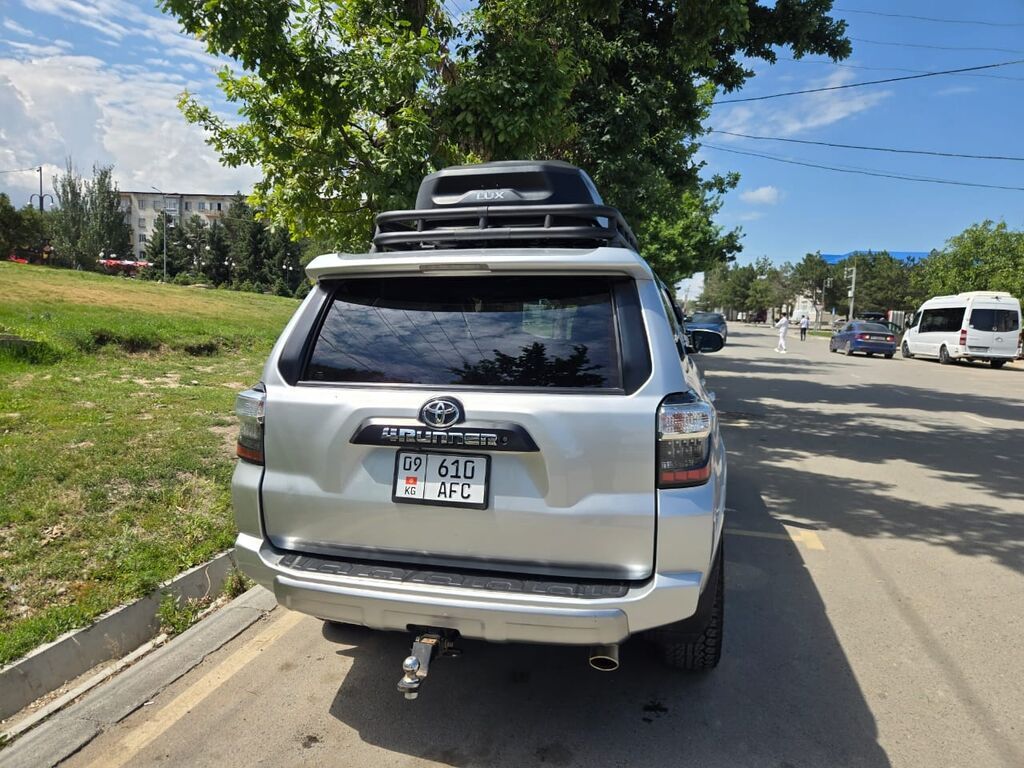 Toyota 4Runner: 2019 г., 4 л, Внедорожник: фото 4