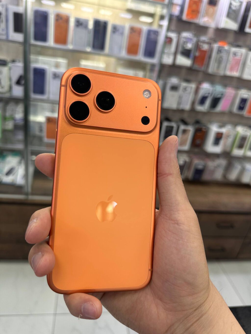 IPhone 17 Pro Max, Б/у, 512 ГБ, Оранжевый, Кабель, Коробка, В рассрочку, 97 %: фото 1