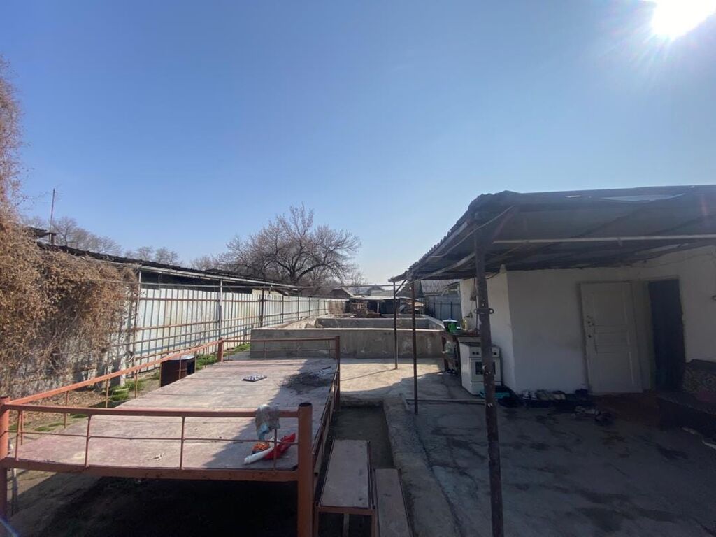 СРОЧНО ПРОДАЕТСЯ ДОМ! Адрес: г. Бишкек, Первомайский район, 110-й: фото 3