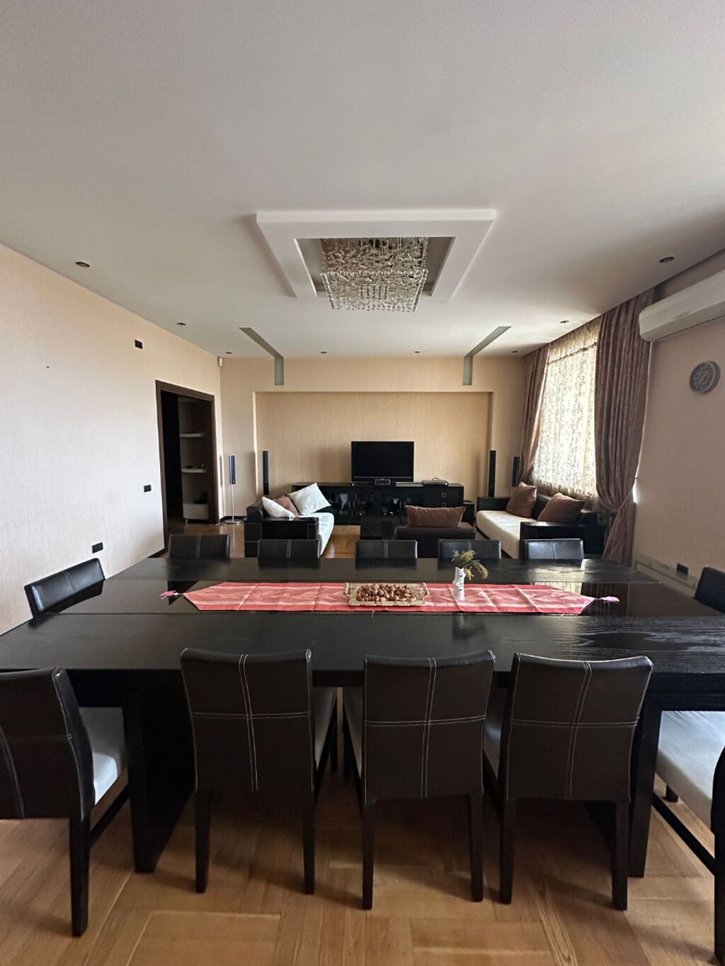 3 otaqlı, Yeni tikili, 156 kv. m