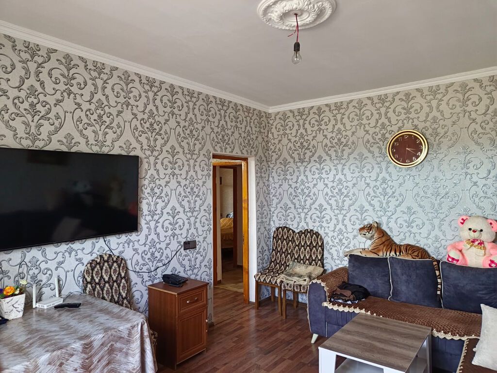 3 otaqlı, 110 kv. m, Orta təmir