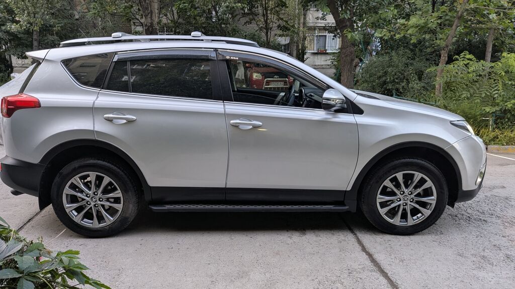 Toyota RAV4: 2013 г., 2 л, Вариатор, Бензин, Кроссовер: фото 3