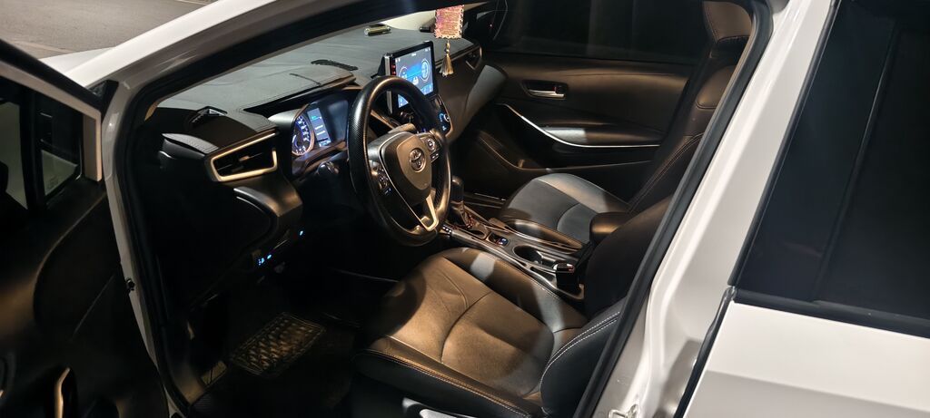 Toyota Corolla: 2021 г., 1.8 л, Вариатор, Гибрид, Седан: фото 6