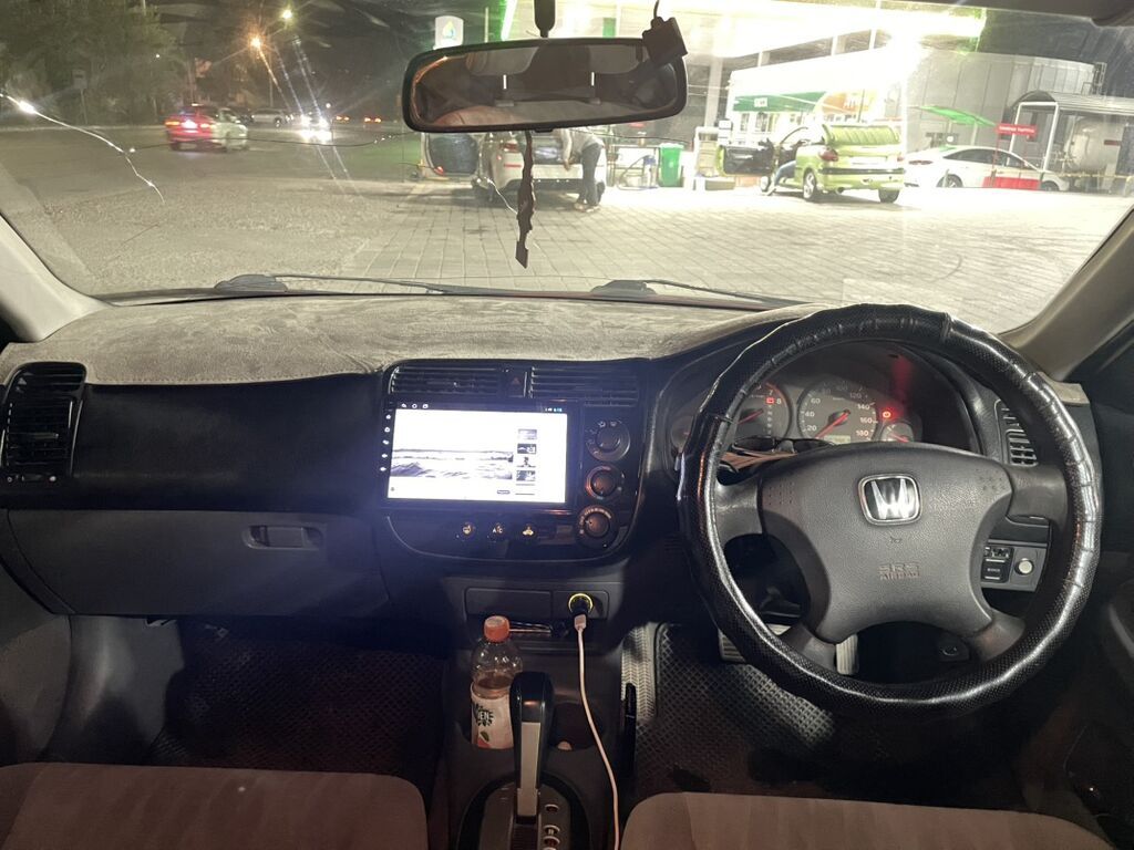 Honda Civic: 2003 г., 1.5 л, Автомат, Бензин, Седан: фото 4