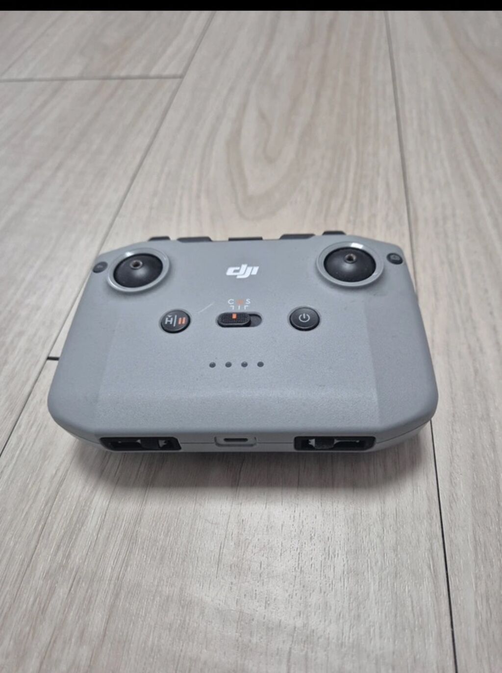 DJI NEO — компактный квадрокоптер с защитой винтов, созданный для: фото 3