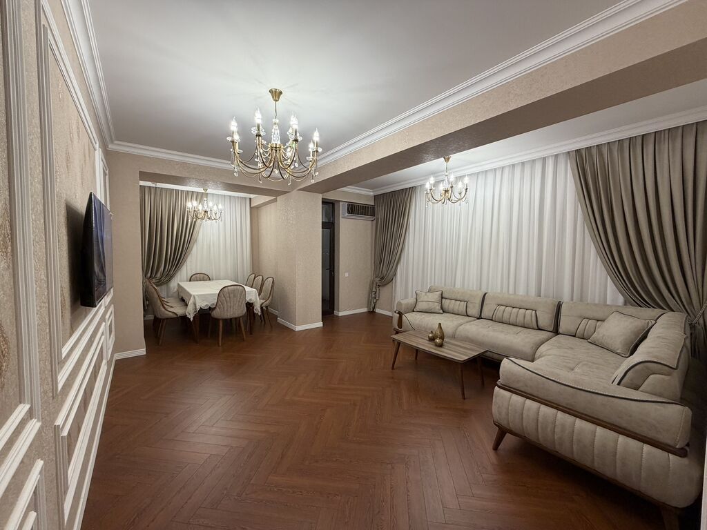 6-cı mikrorayon, 3 otaqlı, Yeni tikili, m. Azadlıq Prospekti, 132 kv. m