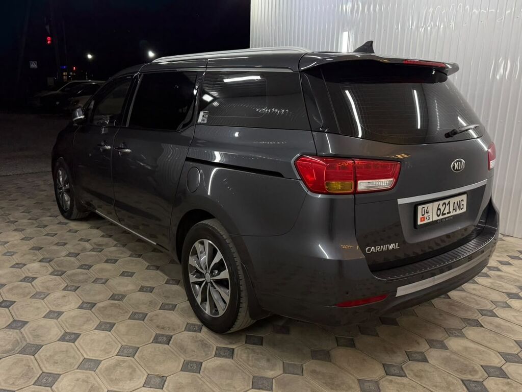 Kia Carnival: 2017 г., 2.2 л, Автомат, Дизель, Минивэн: фото 4