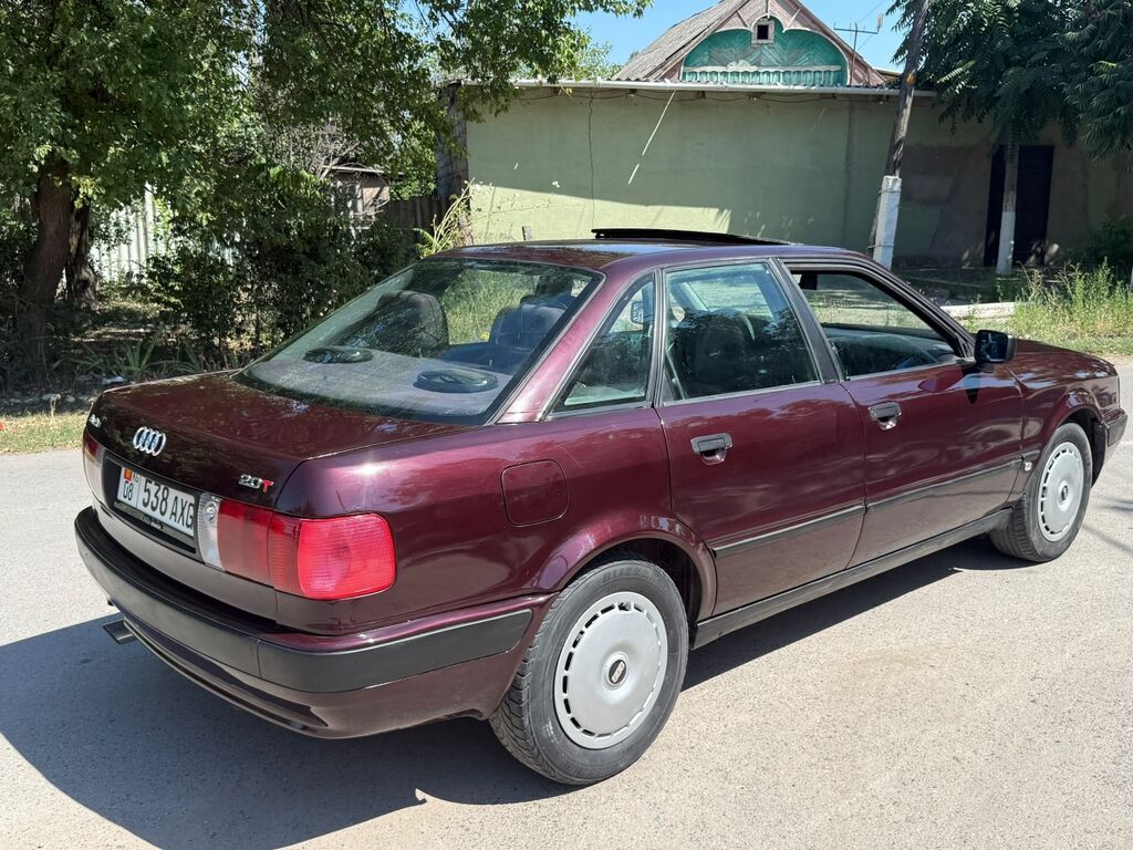 Audi 80: 1991 г., 2 л, Механика, Бензин, Седан: фото 7