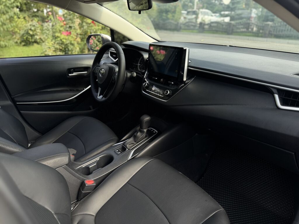 Toyota Corolla: 2019 г., 1.8 л, Вариатор, Гибрид, Седан: фото 6
