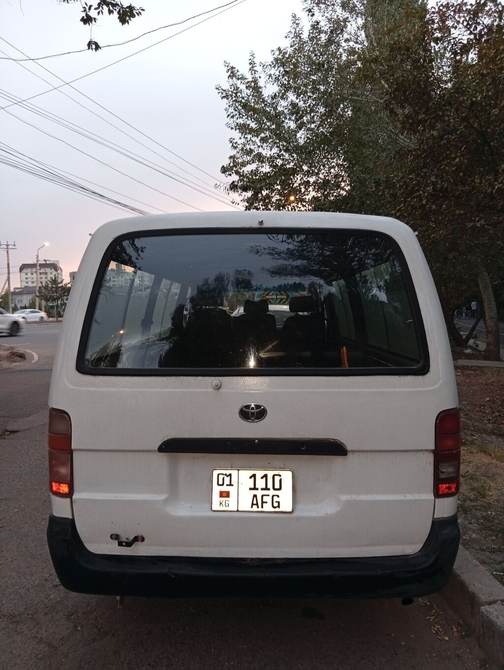 Toyota Hiace: 1999 г., 2 л, Механика, Бензин, Фургон: фото 8