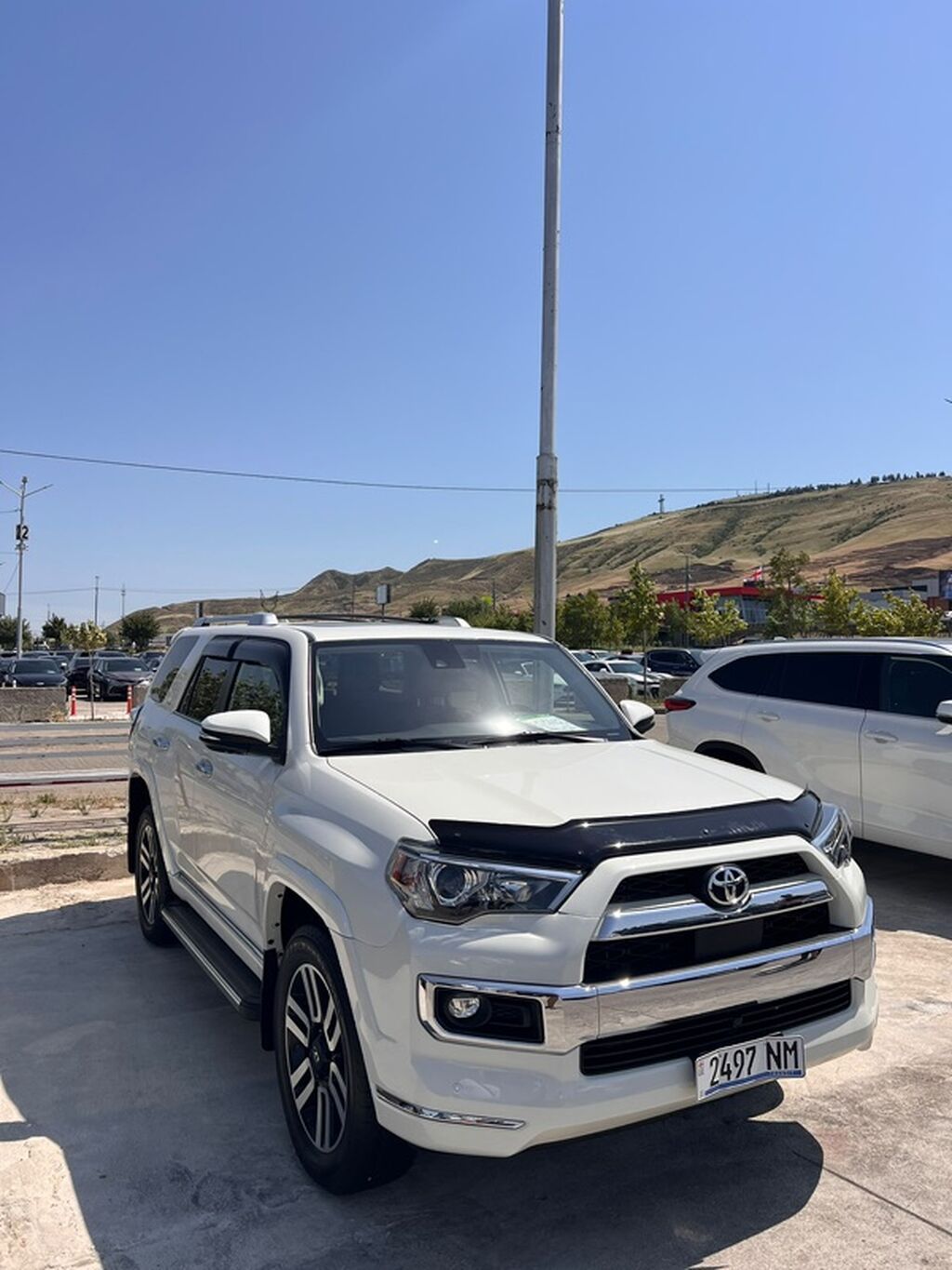 Toyota 4Runner: 2022 г., 4 л, Автомат, Бензин, Внедорожник: фото 2