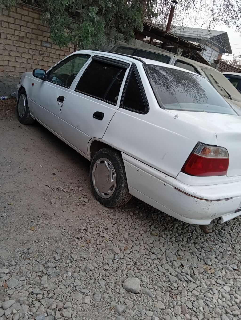 Daewoo Nexia: 1996 г., 1.5 л, Механика, Бензин, Седан: фото 2