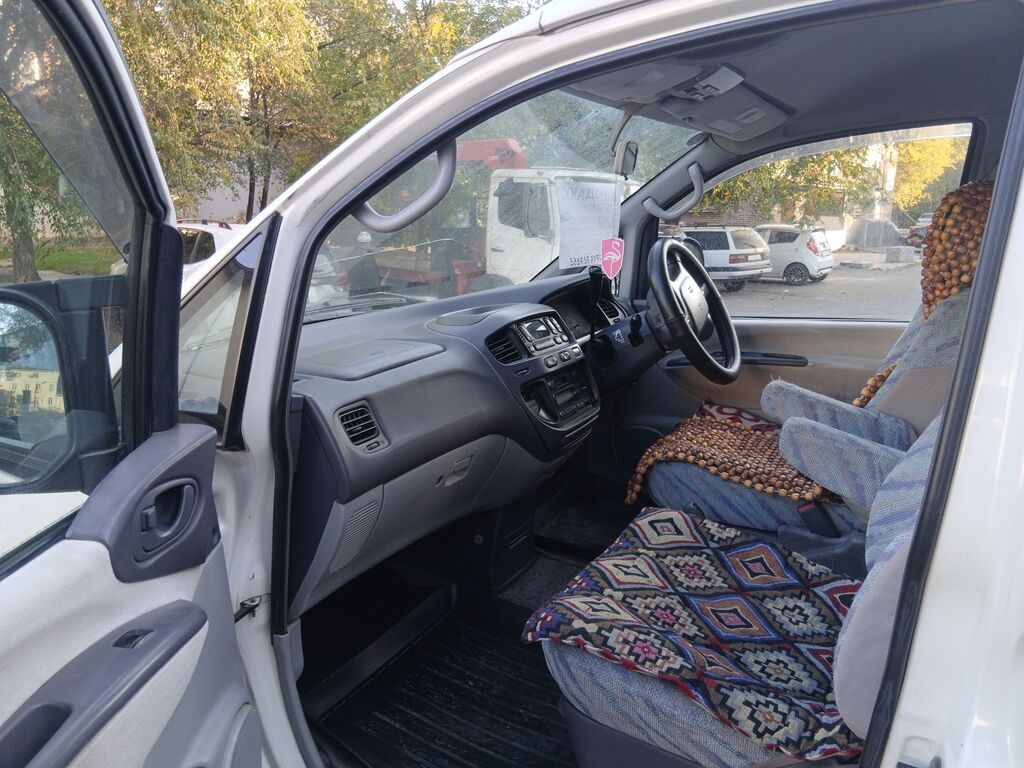 Mitsubishi Space Gear: 1996 г., 2.8 л, Автомат, Дизель, Минивэн: фото 7