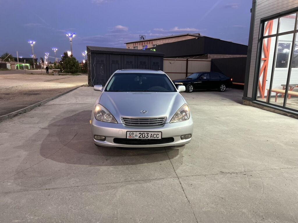 Lexus ES