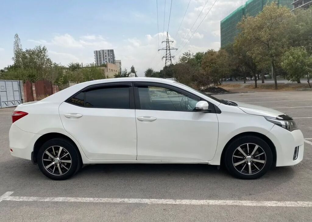 Toyota Corolla: 2013 г., 1.6 л, Автомат, Бензин, Седан: фото 3