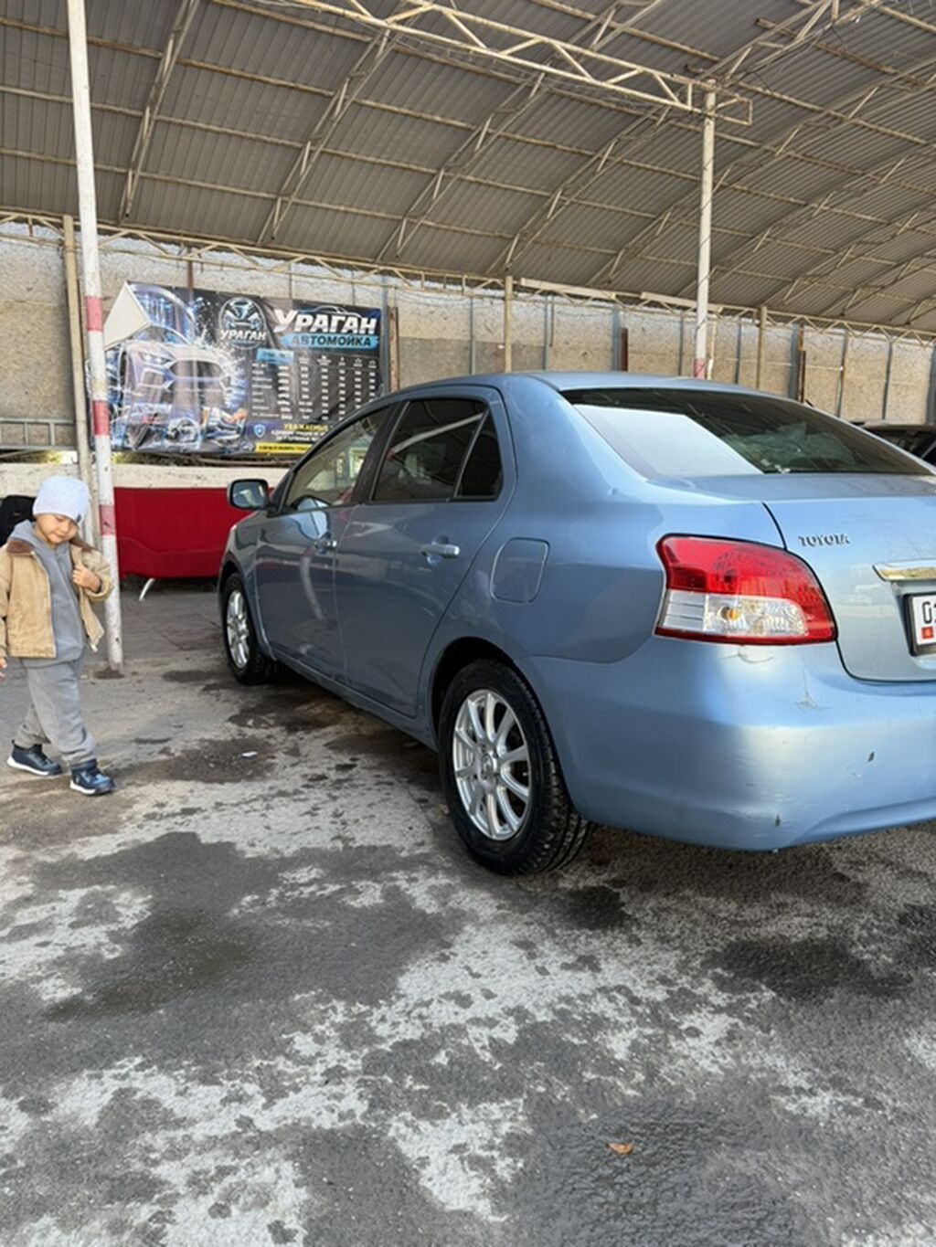 Toyota Yaris: 2009 г., 1.5 л, Автомат, Бензин, Седан: фото 4