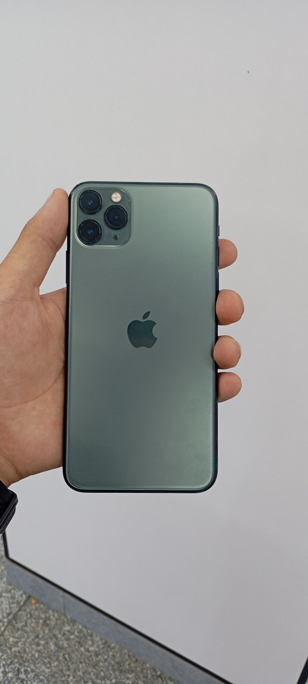 IPhone 11 Pro Max, Б/у, 256 ГБ, Matte Midnight Green, 76 %: фото 1