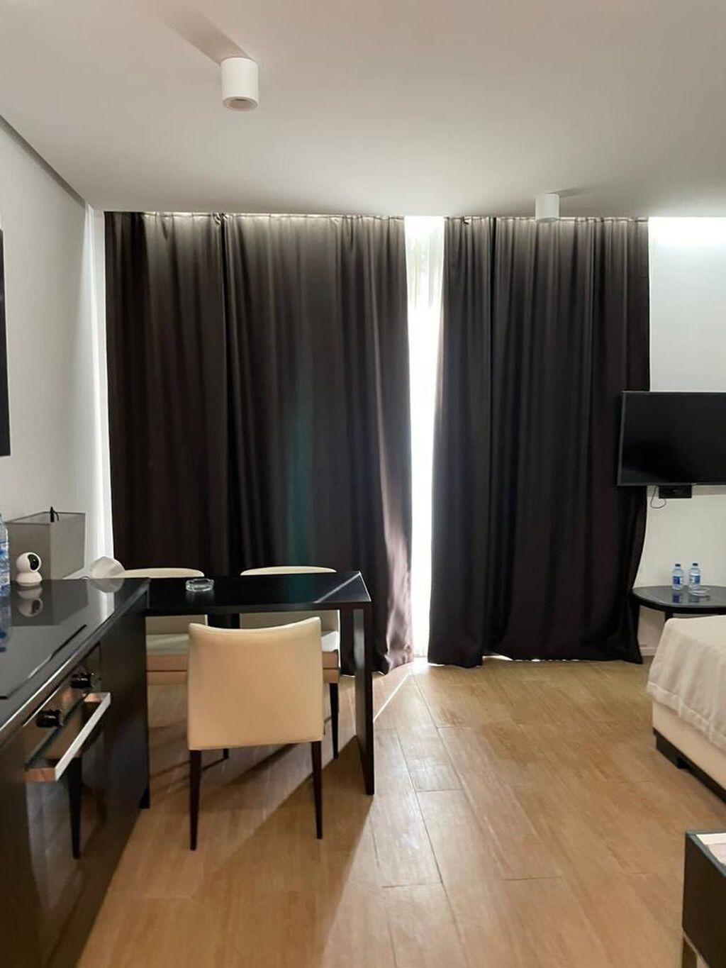 1 otaqlı, 57 kv. m, Yeni təmirli