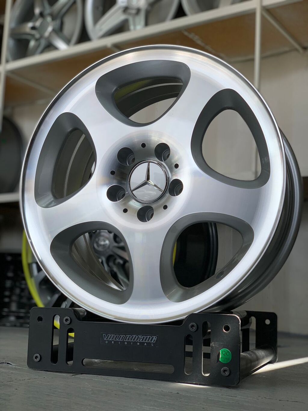 Колеса в сборе 225 / 50 / R 17, Зима, Новый, Комплект, Легковые, Литые, отверстий - 5: фото 1