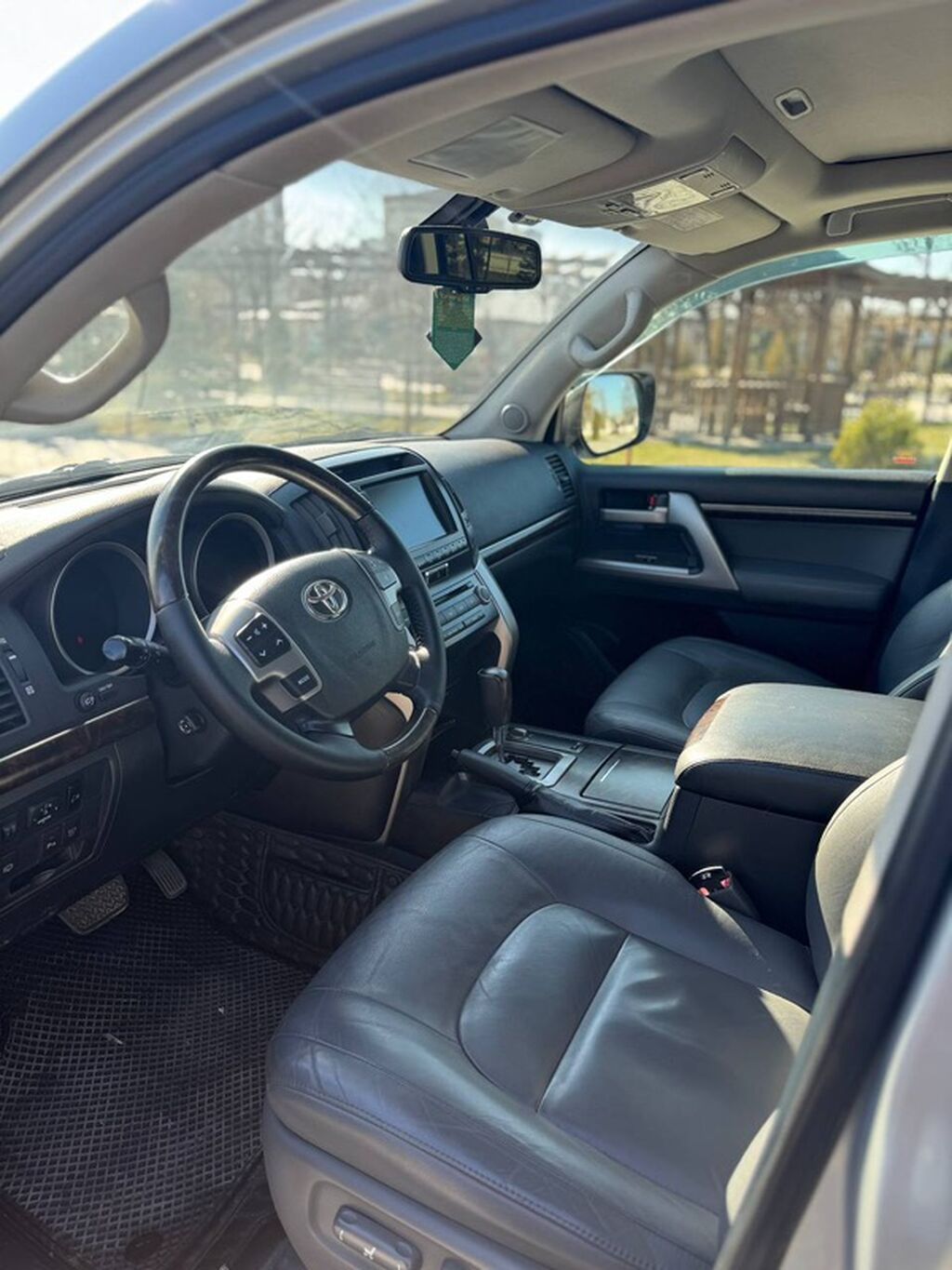 Toyota Land Cruiser: 2008 г., 4.7 л, Автомат, Газ, Внедорожник — фото 7