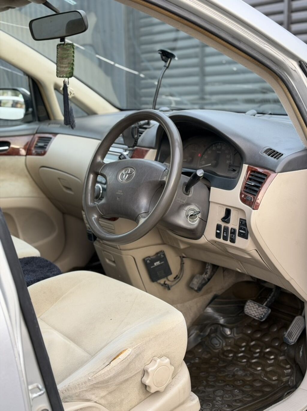 Toyota Ipsum: 2002 г., 2.4 л, Автомат, Бензин, Минивэн: фото 4