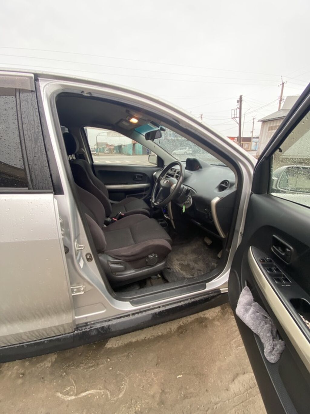 Продам Toyota Ist 2003 г., 1.3 л, автомат: фото 7