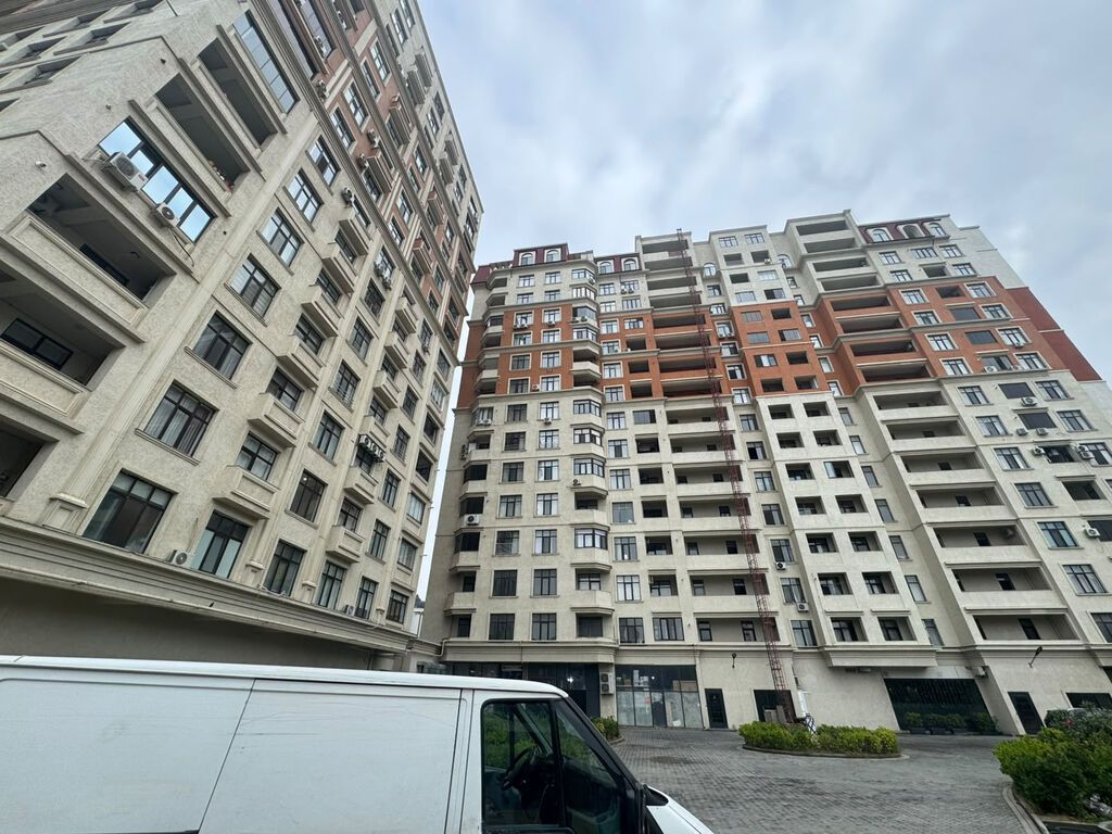 4 otaqlı, Yeni tikili, 156 kv. m
