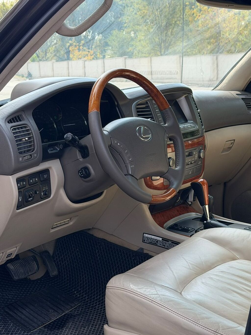 Lexus LX: 2006 г., 4.7 л, Автомат, Газ, Внедорожник: фото 6