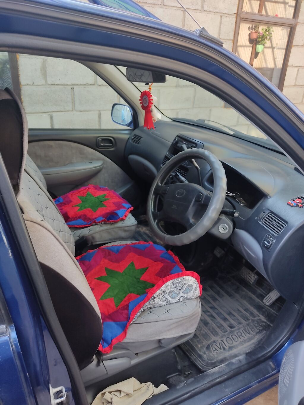Toyota Raum: 2000 г., 1.5 л, Автомат, Бензин, Универсал: фото 3