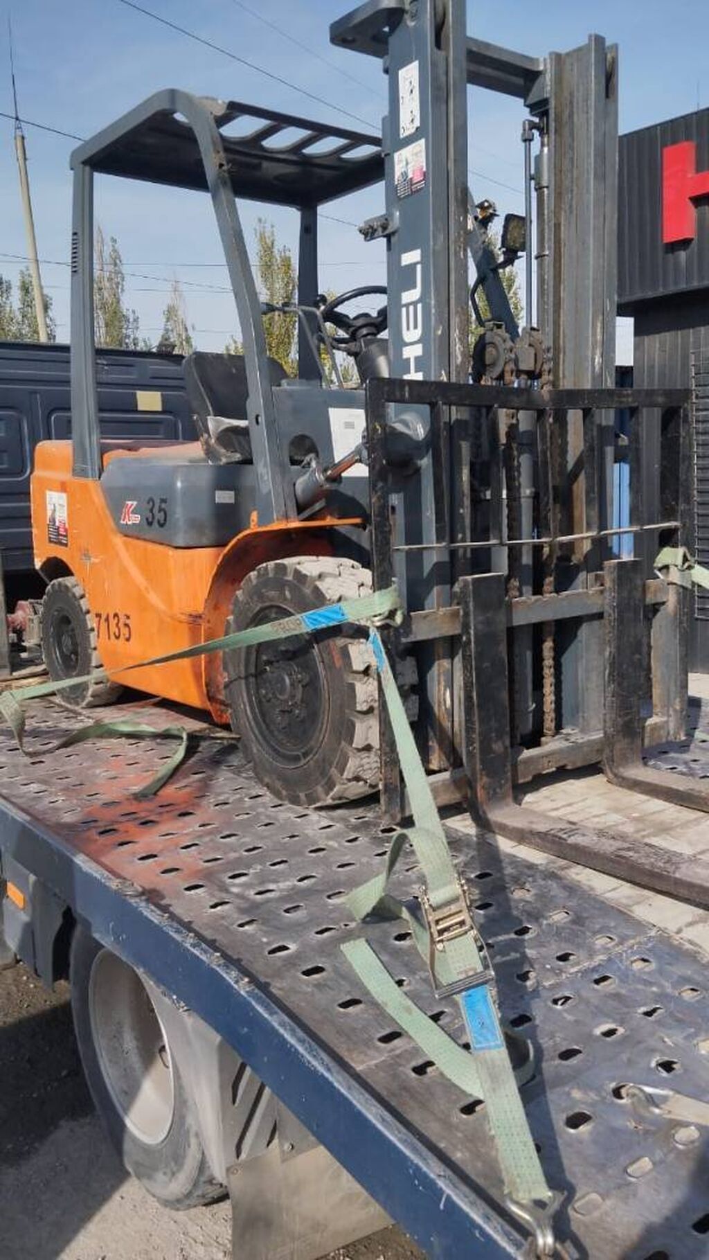 Услуги погрузчика (вилочного автопогрузчика) с оператором - Подъем и: фото 2