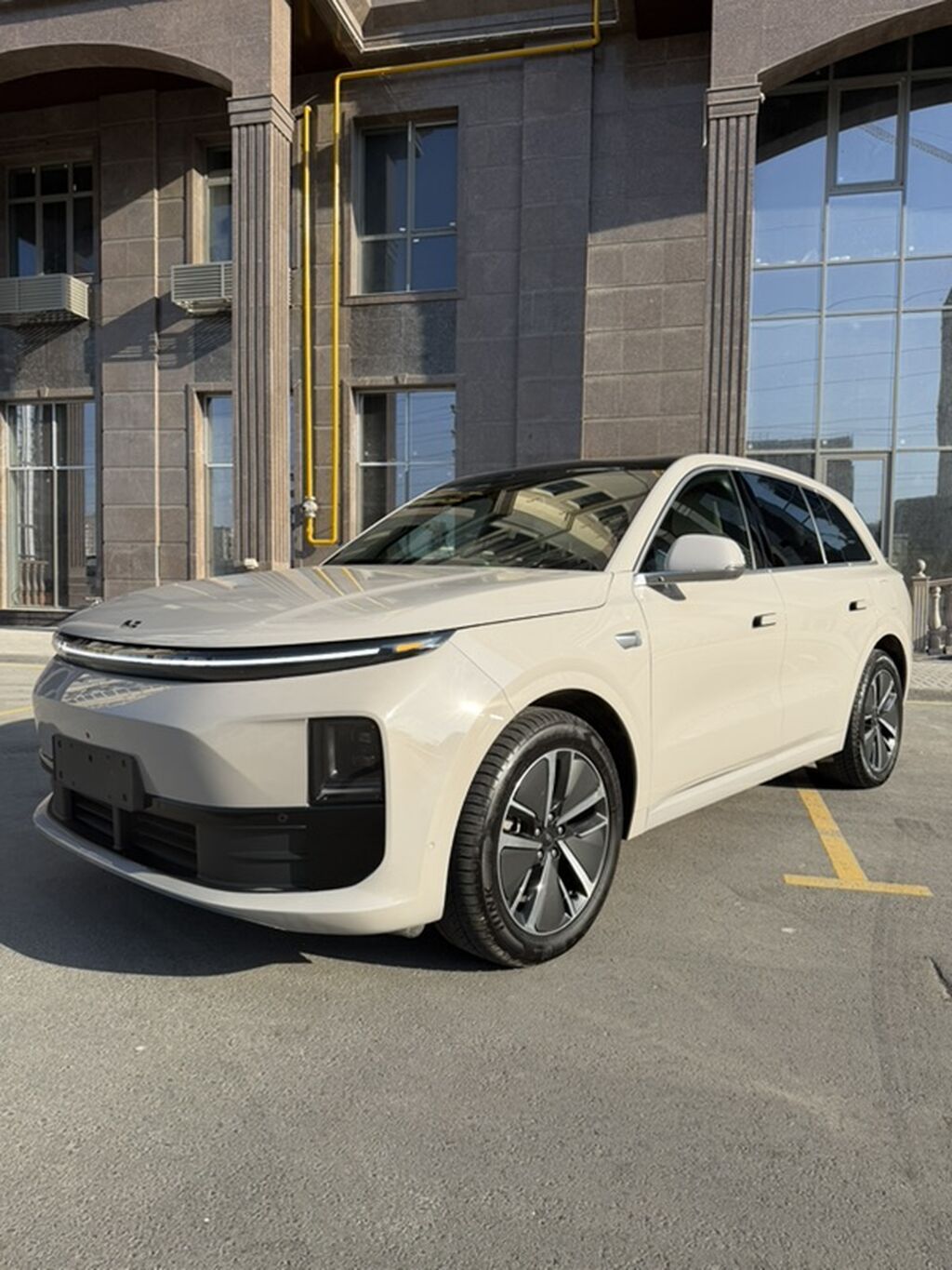 Lixiang L6: 2024 г., 1.5 л, Автомат, Гибрид, Внедорожник: фото 5